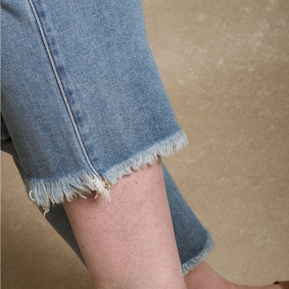 Neuflora Fairmont Classic Blue Jeans - Picture 4 of 6